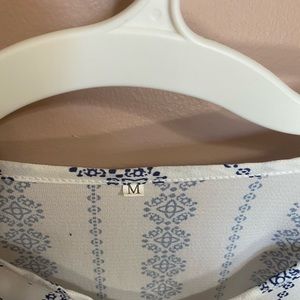 Womens size medium shirt